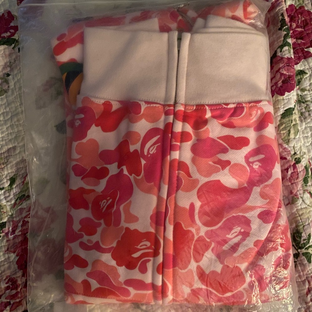 Brand new pink camo bape hoodie size large still with tags on very nice - Picture 2 of 2